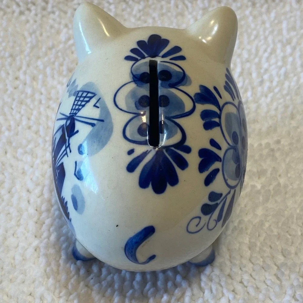 The Unbranded Brand adorable piggy